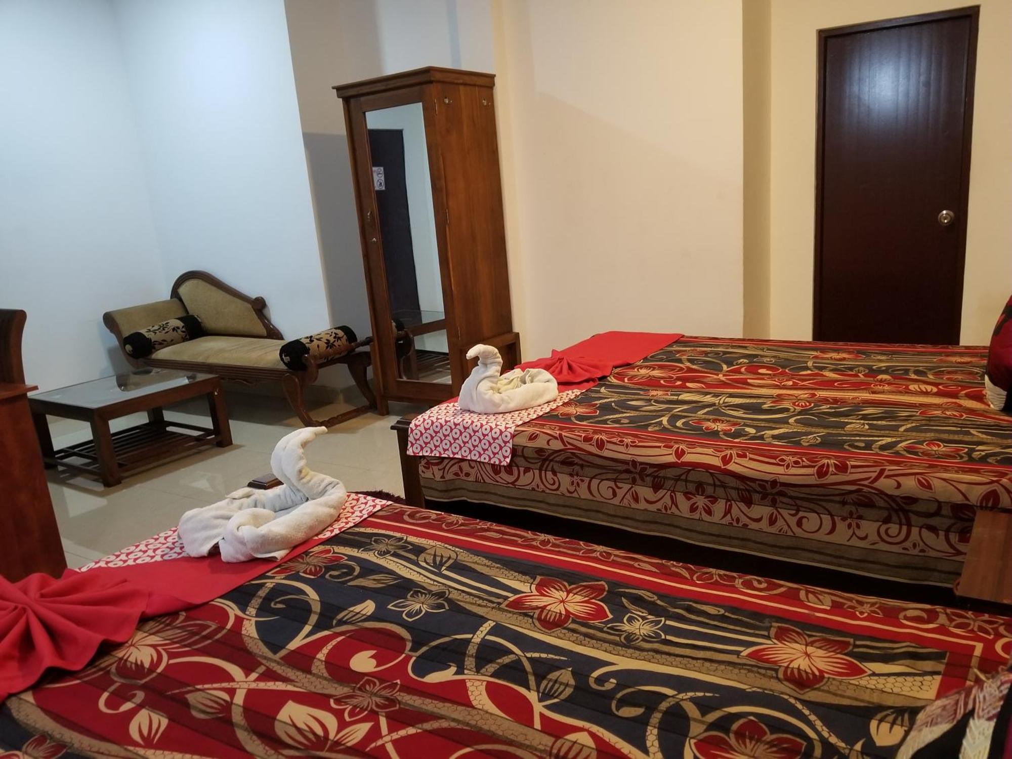 Airport Transit Kings Hotel Katunayake Exterior photo