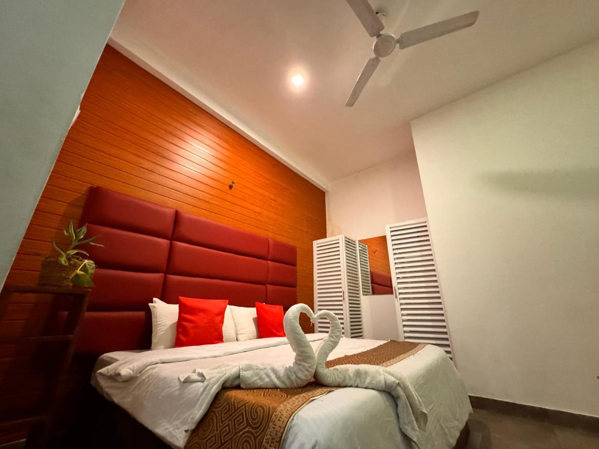 Airport Transit Kings Hotel Katunayake Exterior photo